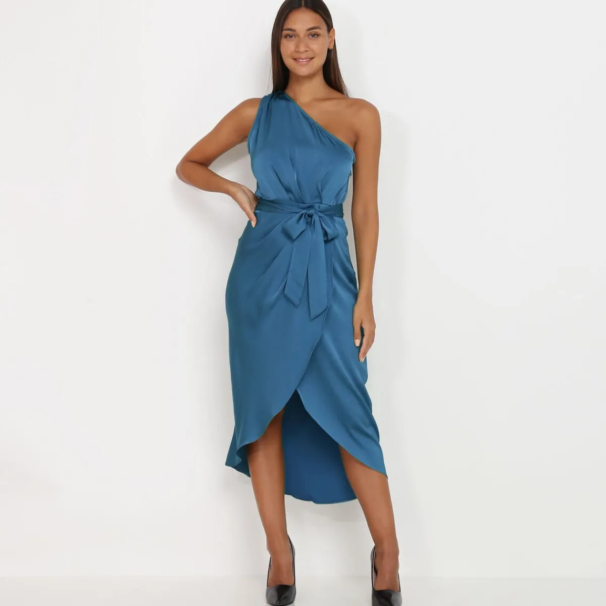 Sale La Modeuse Robe asymétrique satinée Bleu