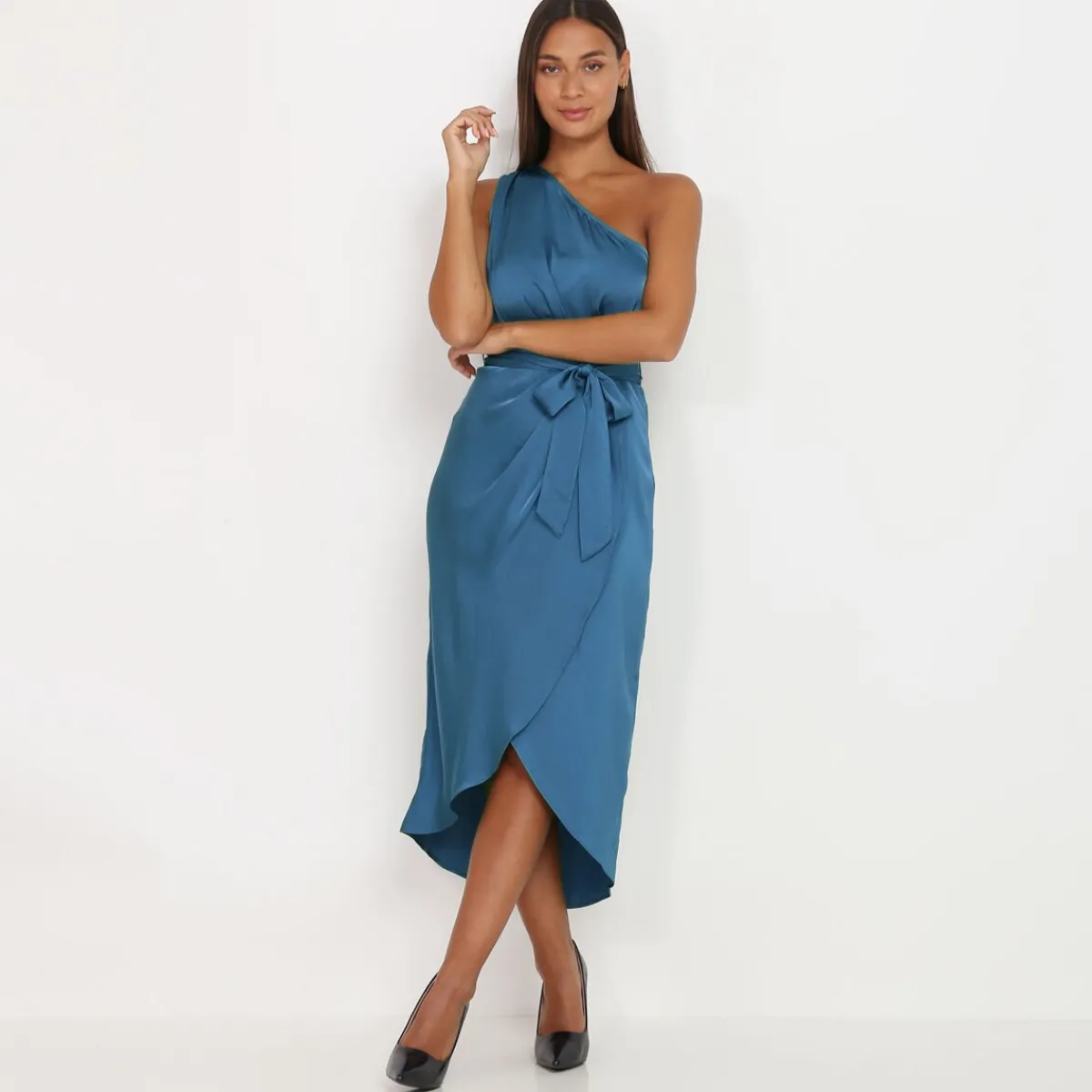 Sale La Modeuse Robe asymétrique satinée Bleu