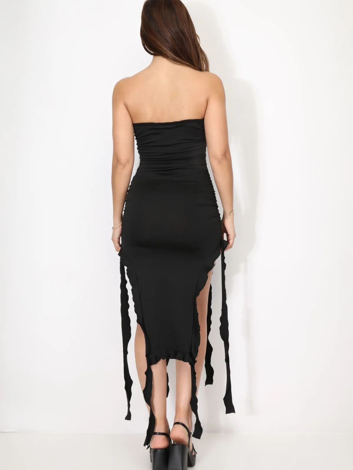 Discount La Modeuse Robe bustier à fronces et volants Noir