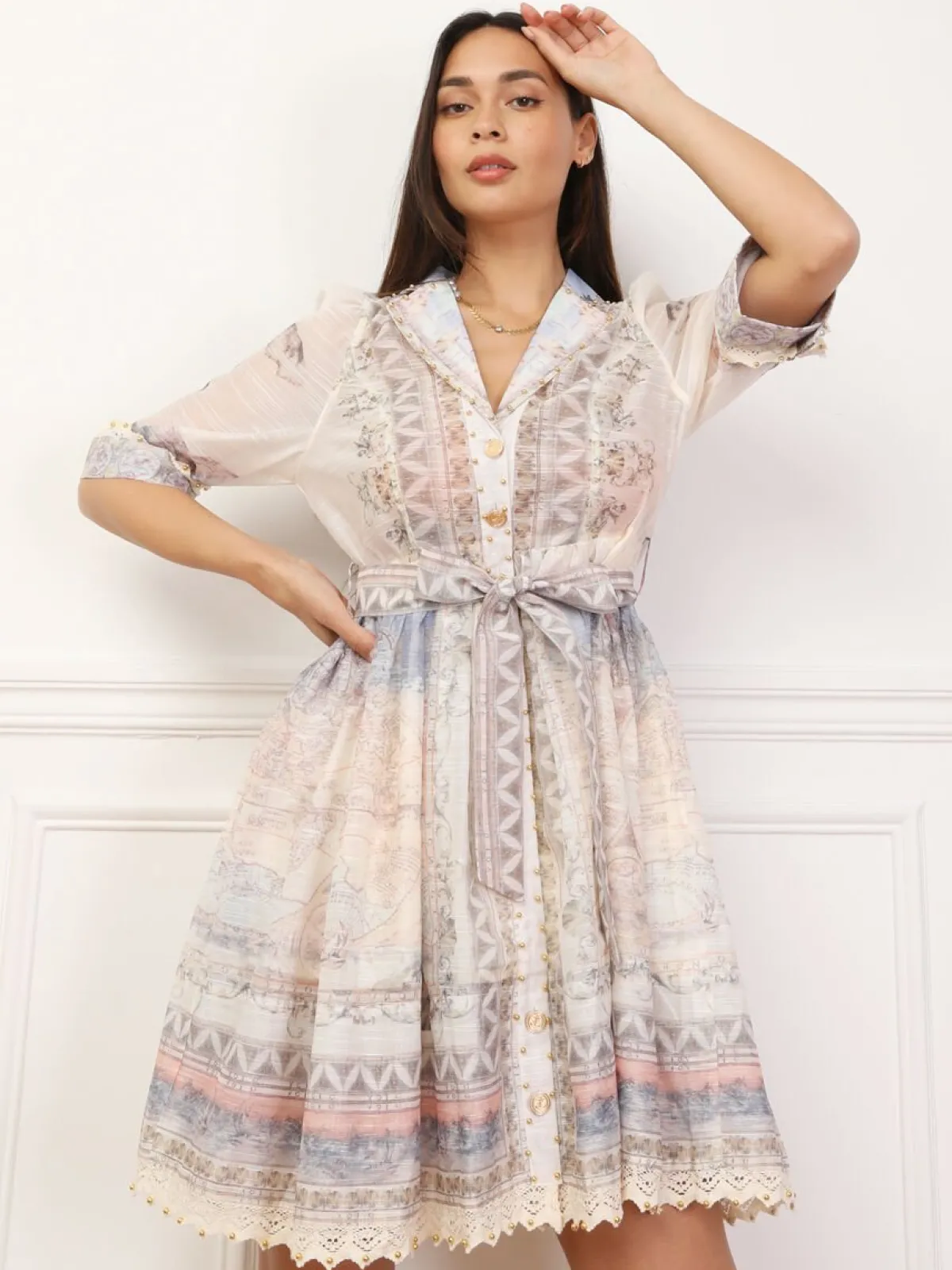 Outlet La Modeuse Robe chemise évasée à motifs Beige