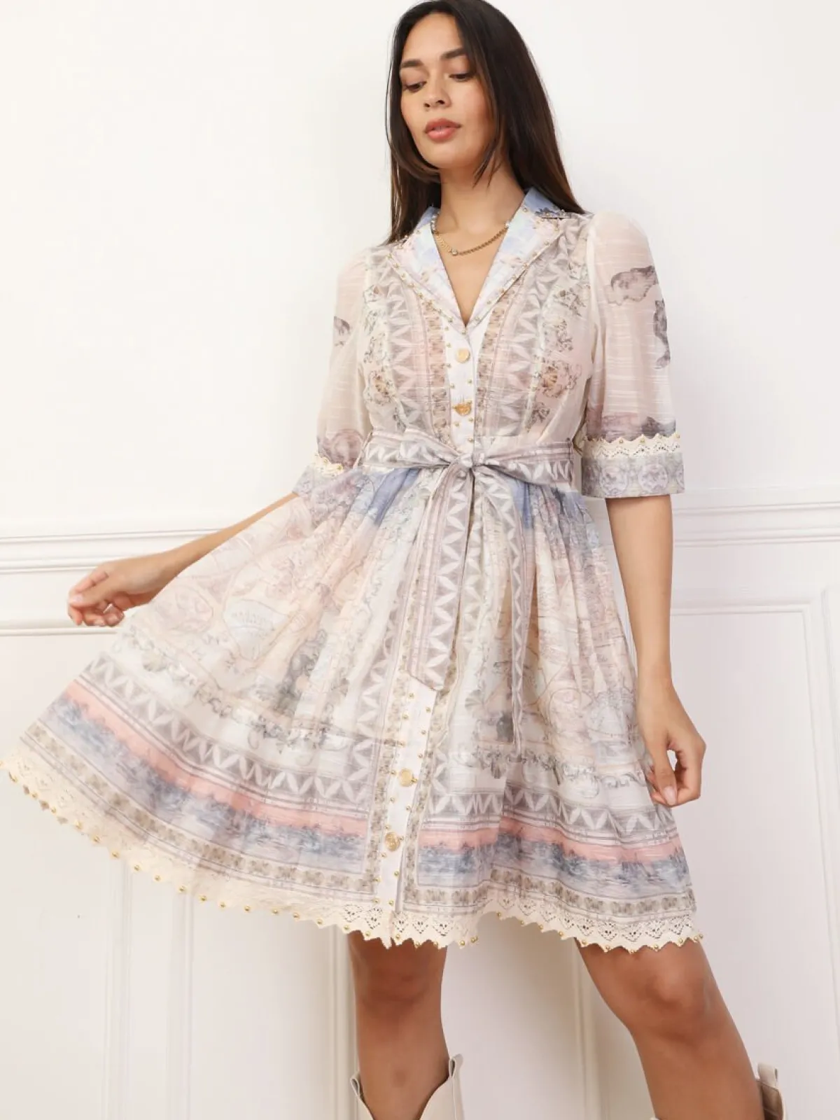 Outlet La Modeuse Robe chemise évasée à motifs Beige