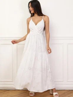 Discount La Modeuse Robe en broderie anglaise et fleurs Blanc