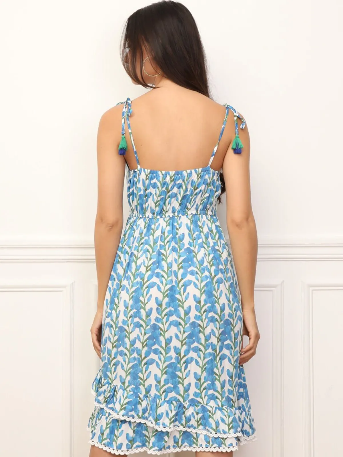 Hot La Modeuse Robe fleurie à volants et bretelles à nouer Blanc