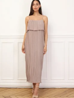Hot La Modeuse Robe fluide et plissée à volants Taupe