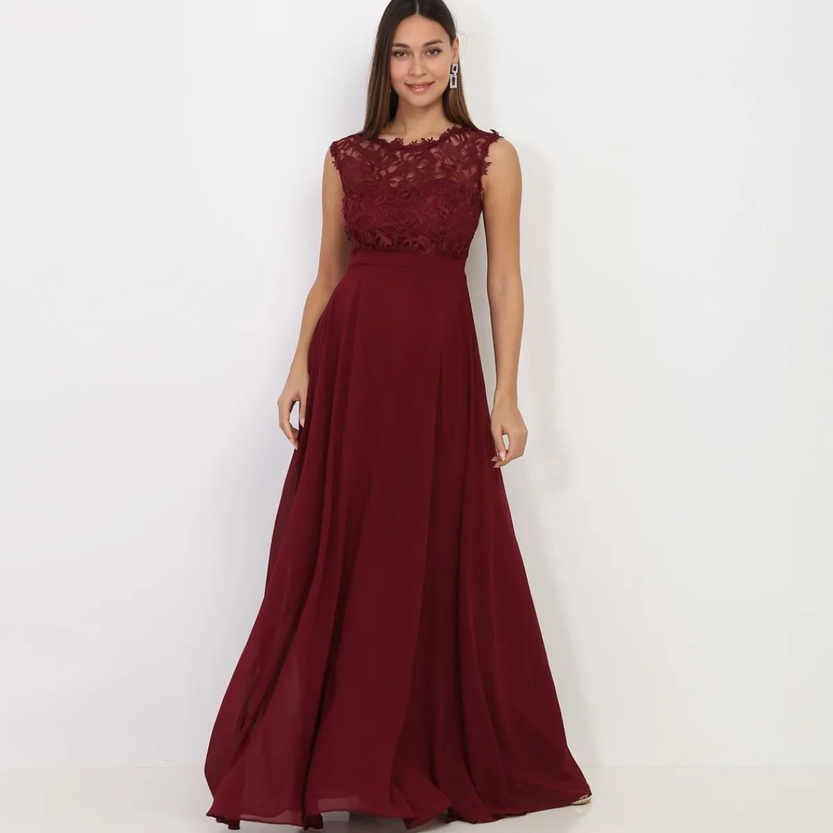 Online La Modeuse Robe longue à dentelle Bordeaux