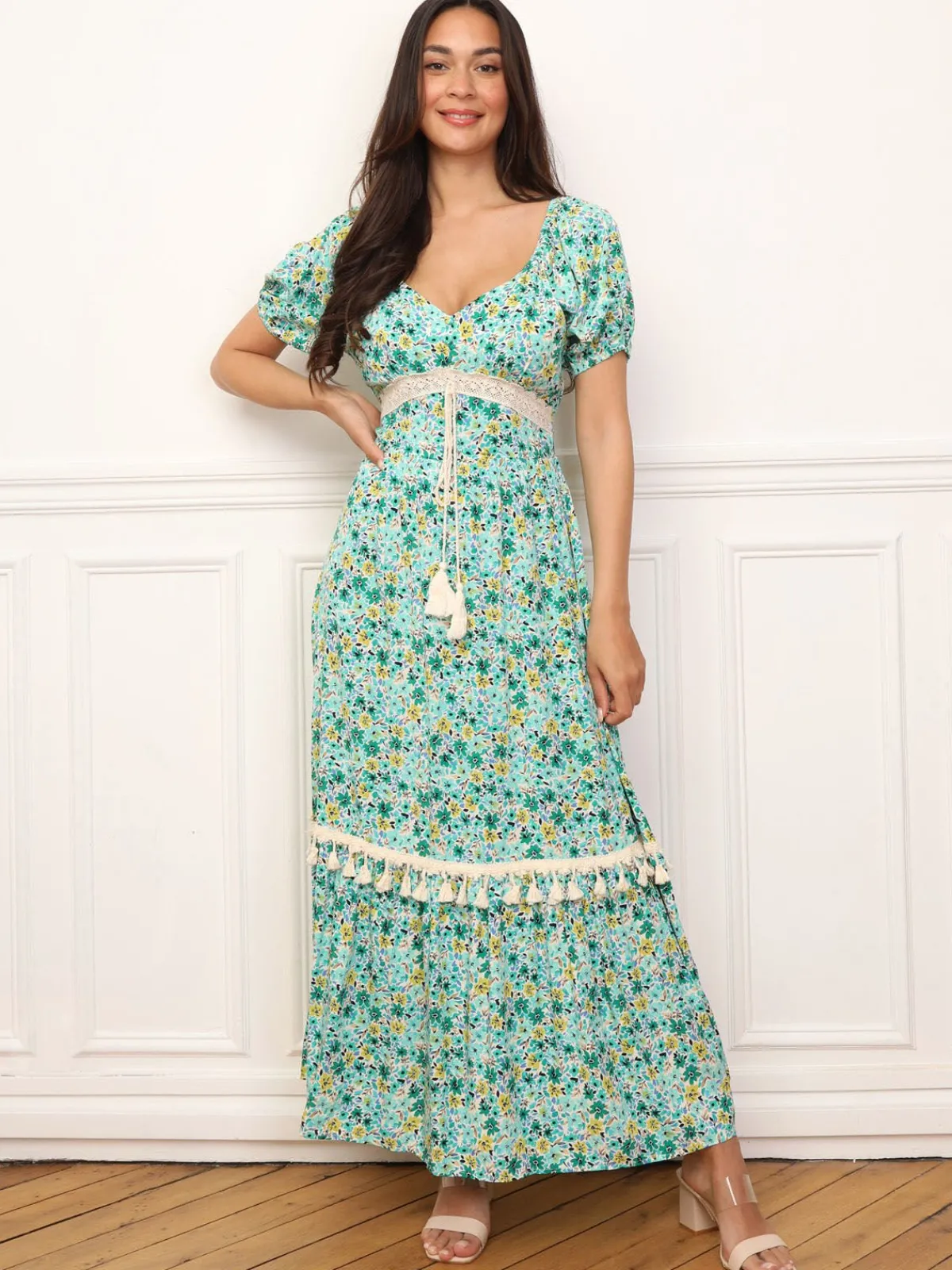 Sale La Modeuse Robe longue à fleurs et détails crochet Vert