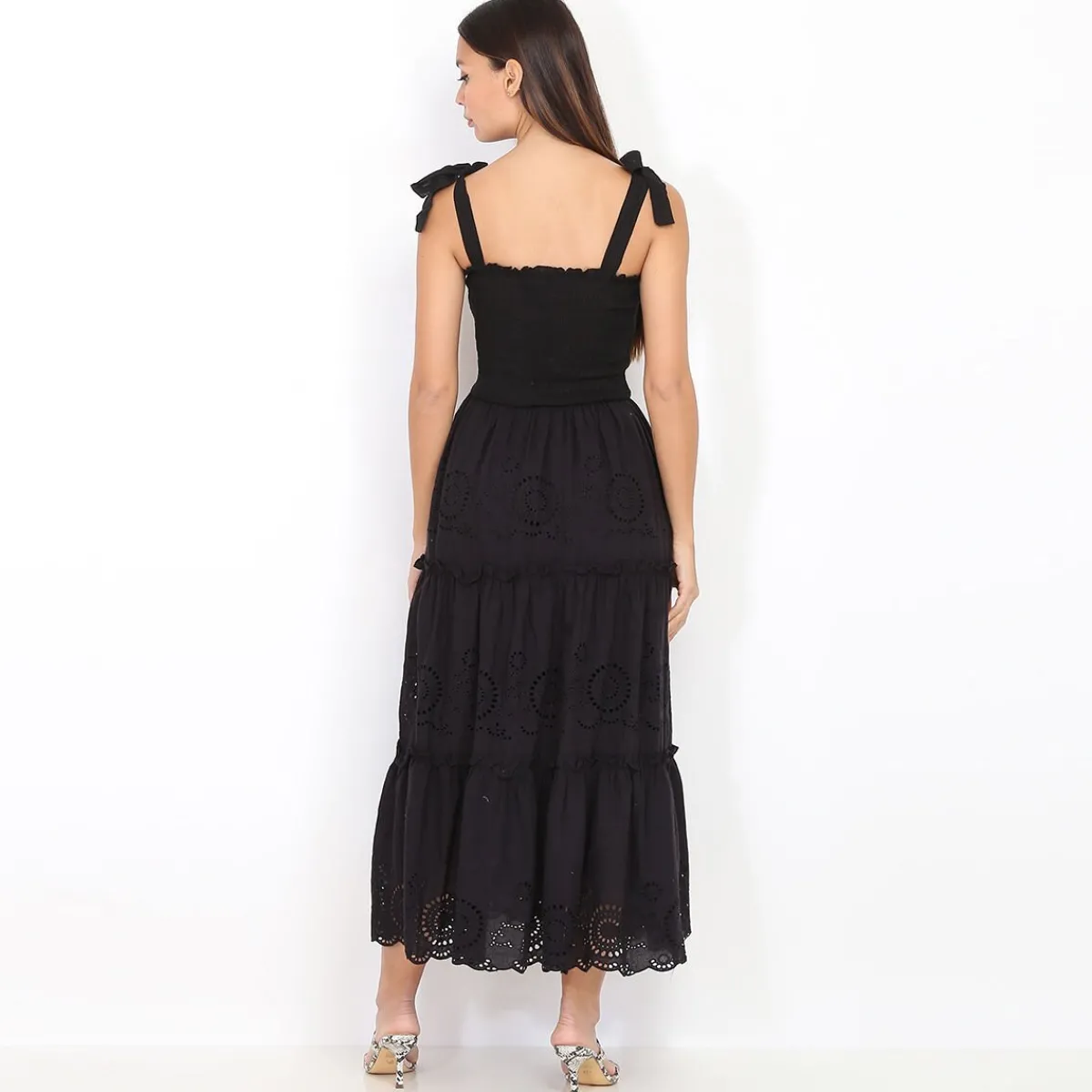 La Modeuse Robe longue à volants et broderie Noir