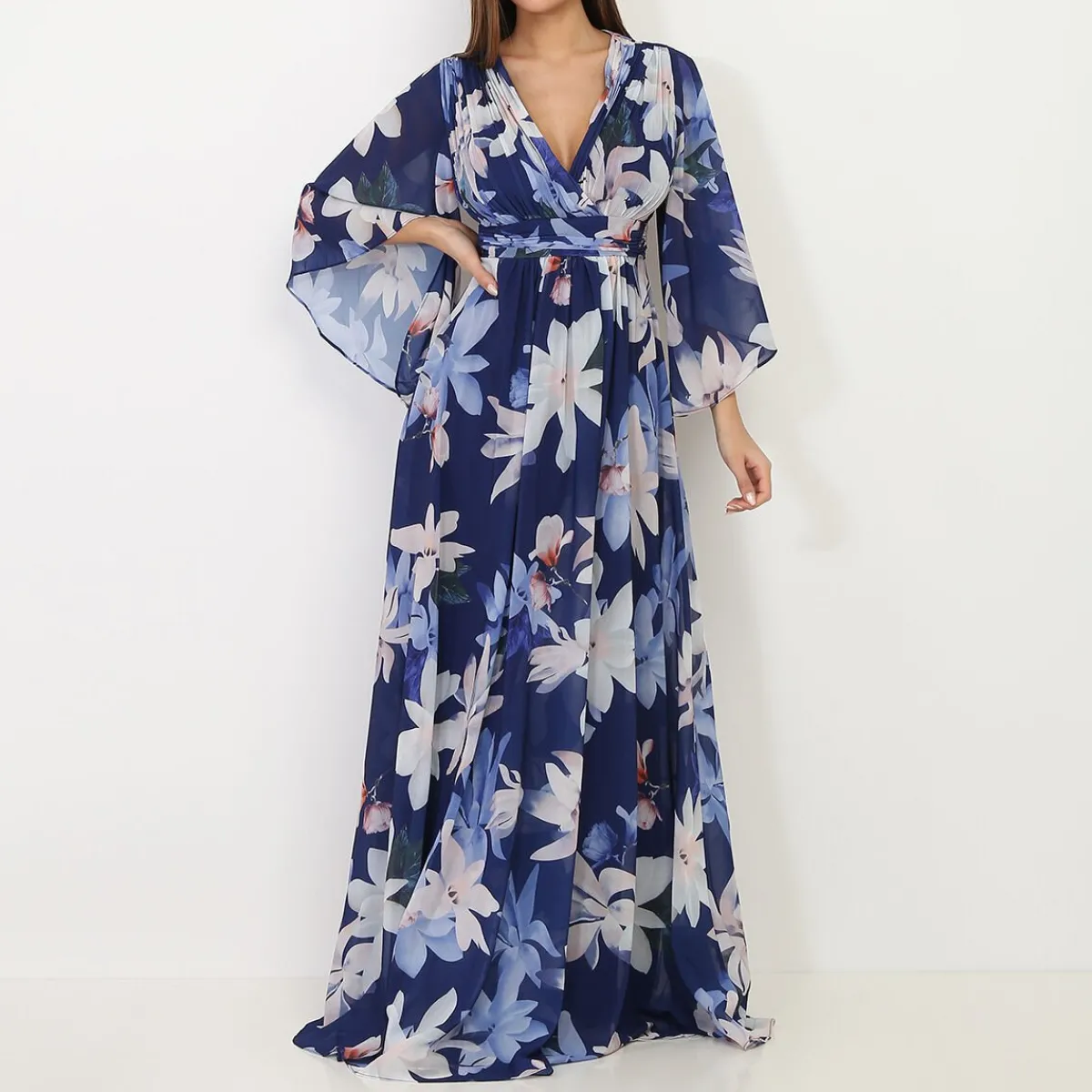 Sale La Modeuse Robe longue plissée à fleurs BleuMarine