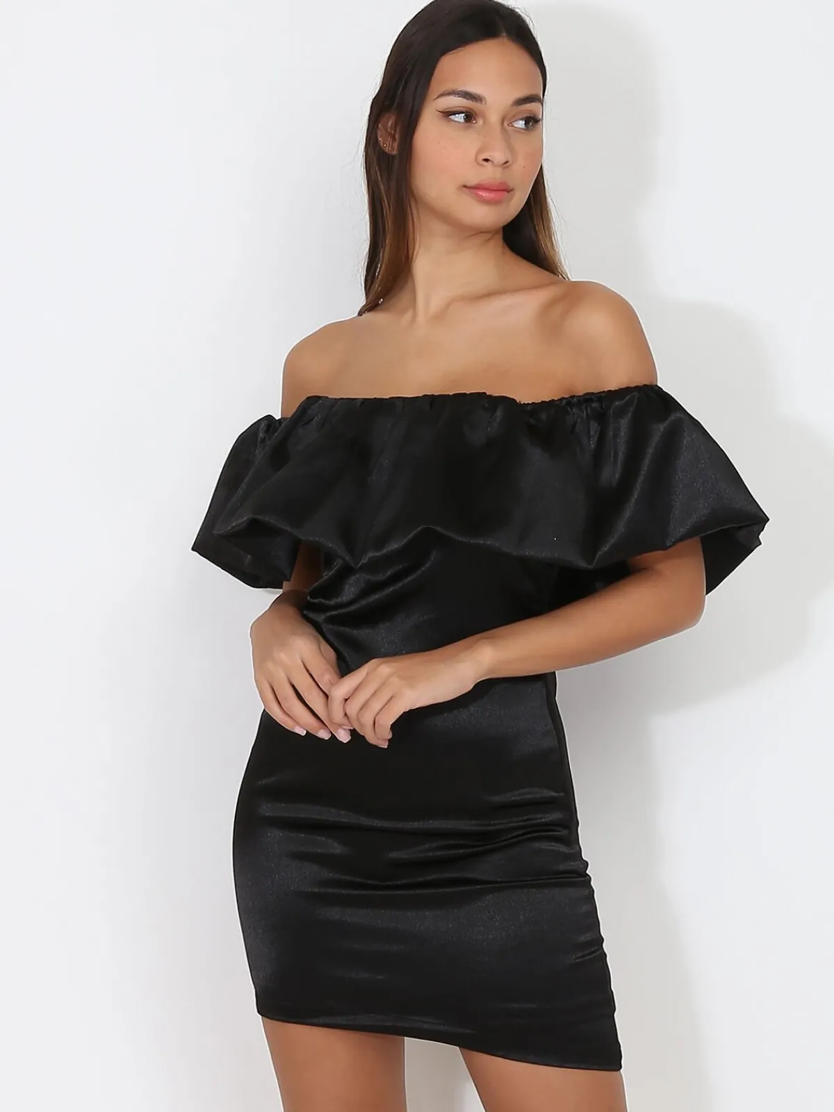 La Modeuse Robe satinée à col bardot bouffant Noir