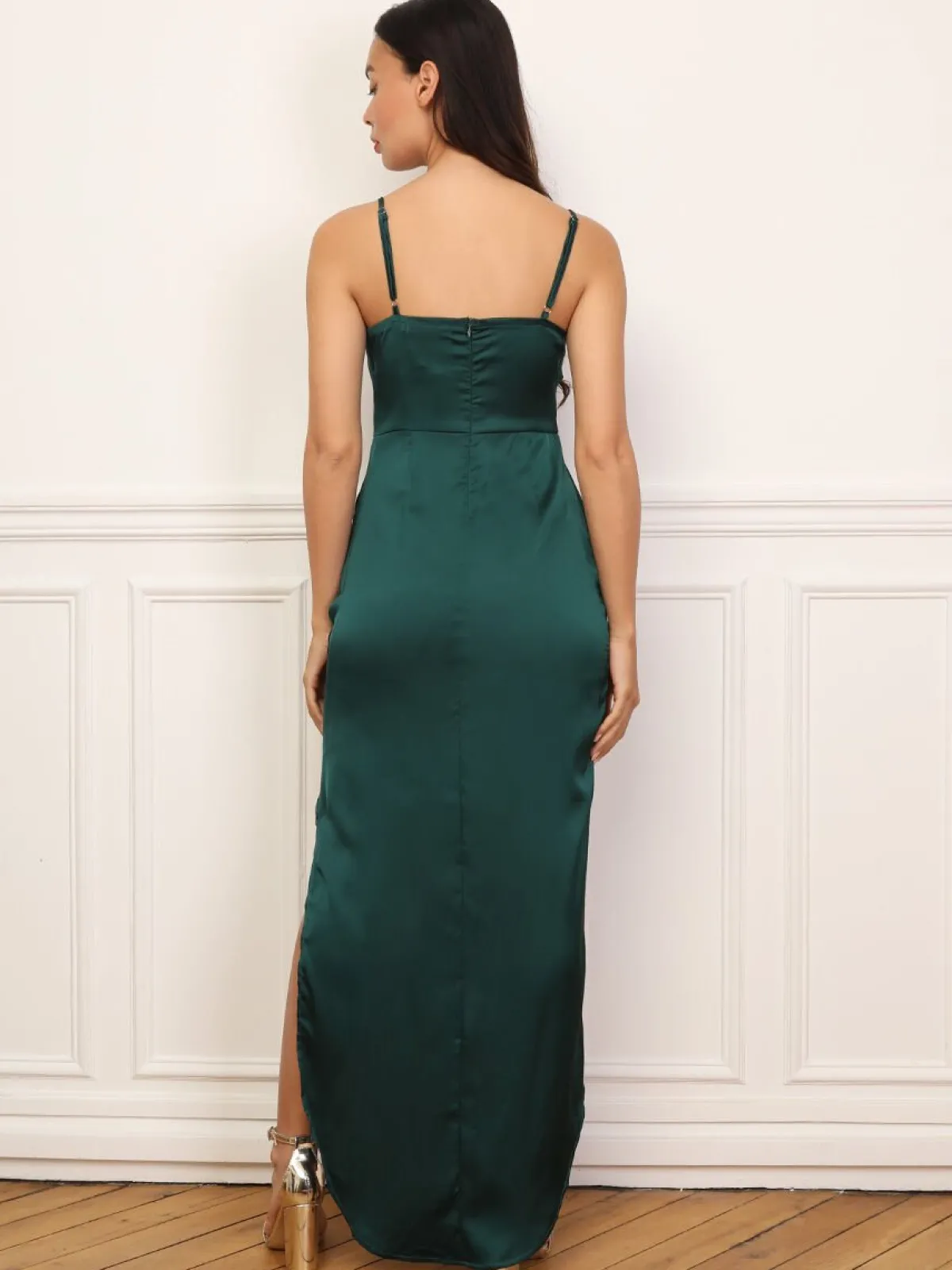 Online La Modeuse Robe satinée asymétrique et fendue Vertfoncé