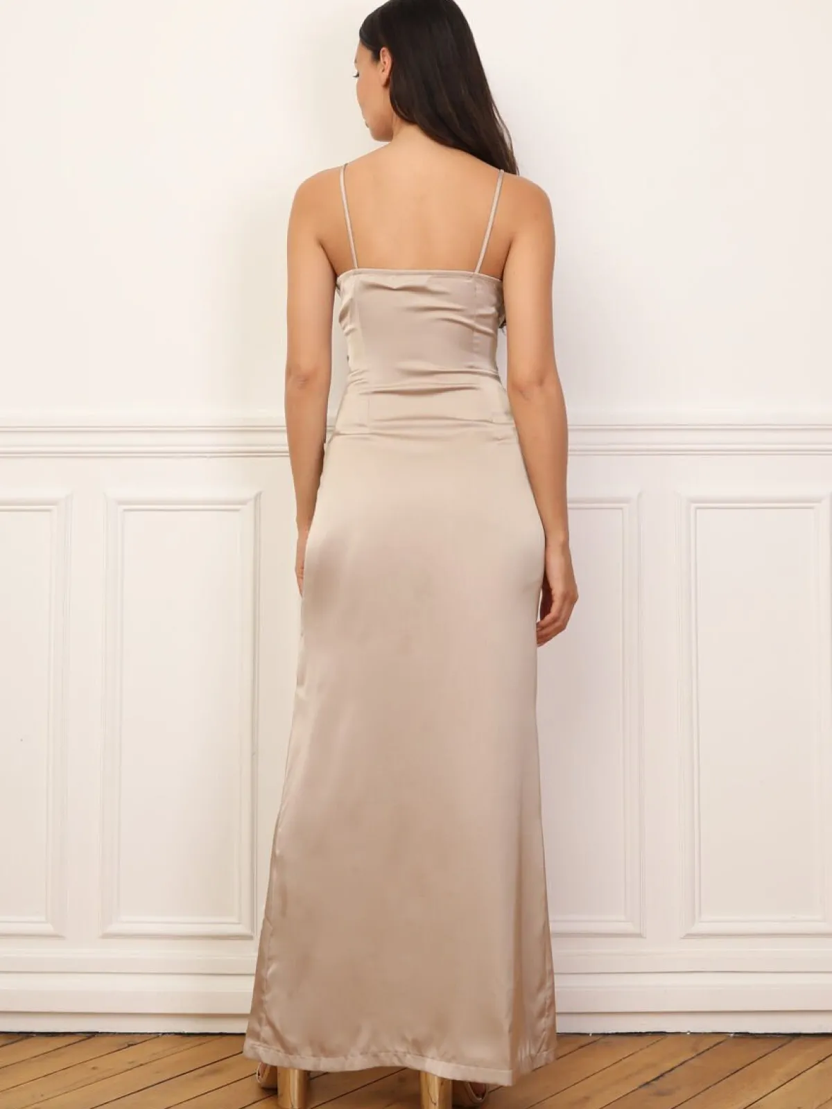 Best La Modeuse Robe satinée et drapée à fente Doré