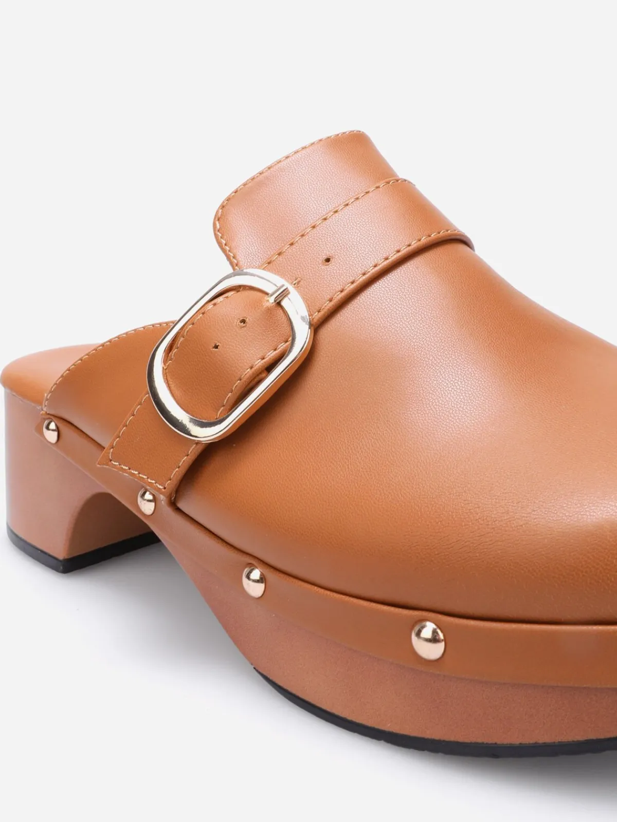 New La Modeuse Sabots cloutés en simili Camel
