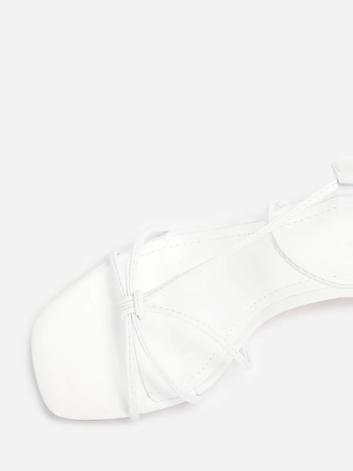 Hot La Modeuse Sandales à brides entrelacées Blanc