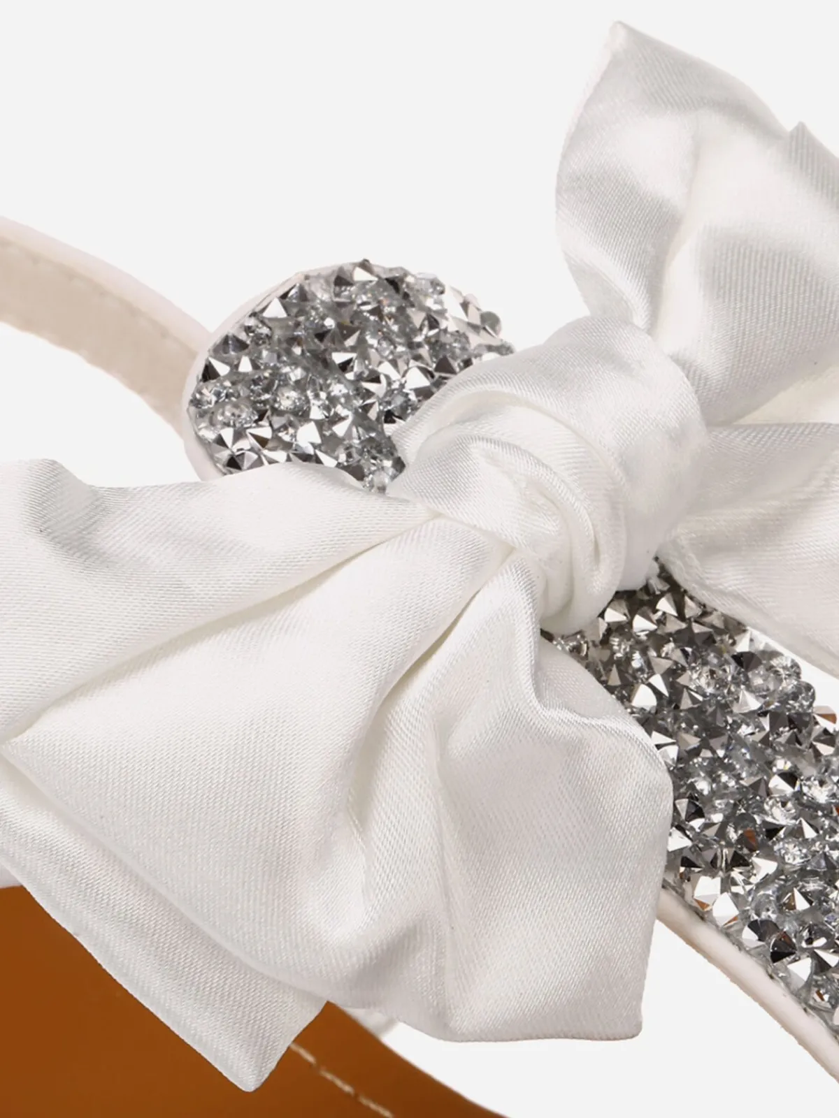 Discount La Modeuse Sandales à strass et noeud Blanc
