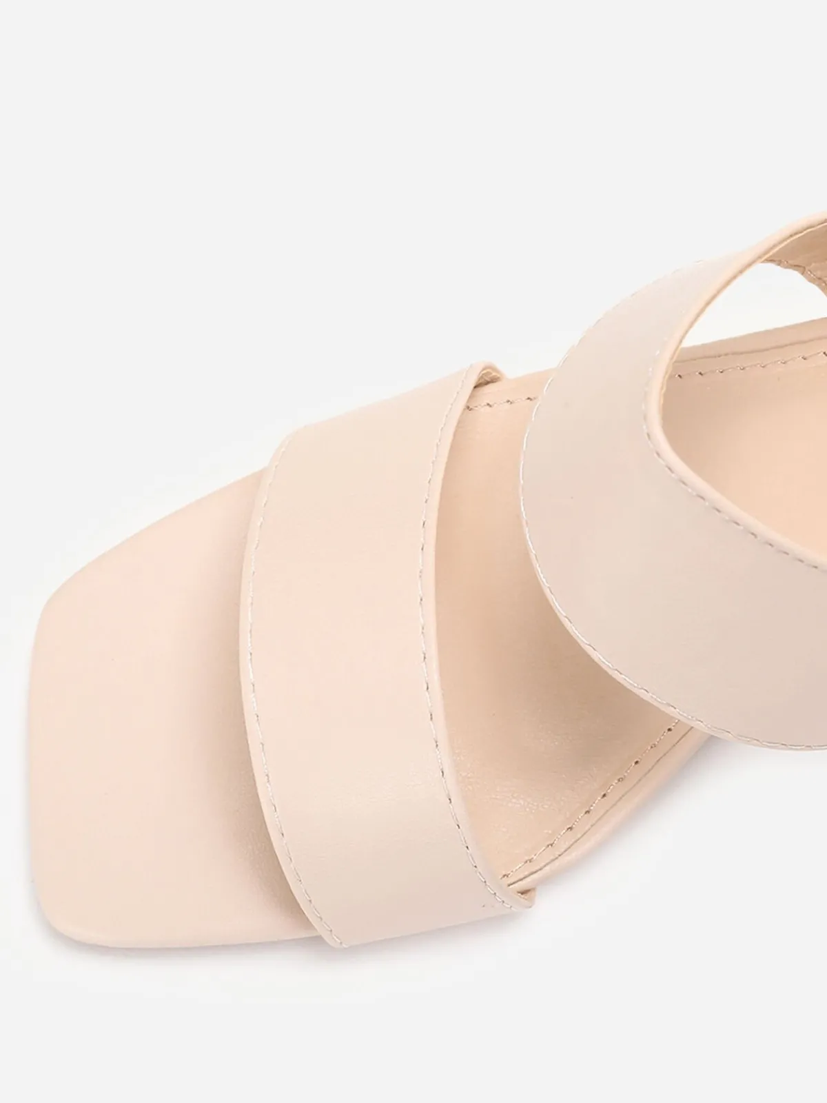 New La Modeuse Sandales s à larges brides et bout carré Beige