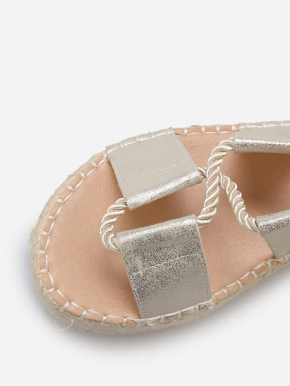 New La Modeuse Sandales en suédine à cordon torsadé Doré