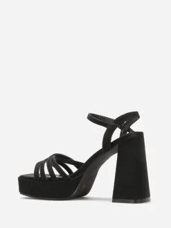 Sale La Modeuse Sandales mates à fines brides Noir
