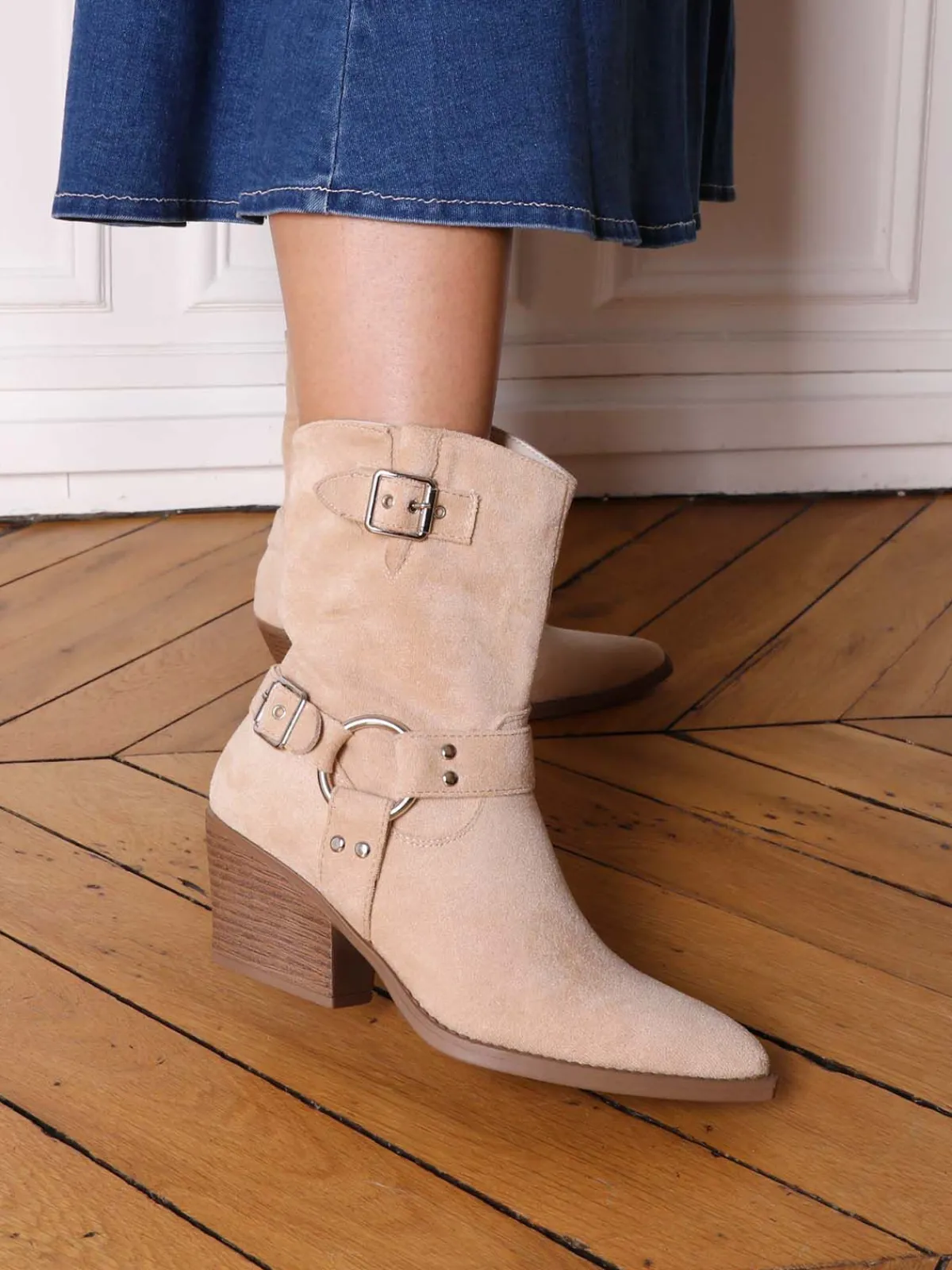 Sale La Modeuse Santiags à sangles et anneau Beige
