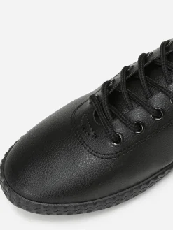 La Modeuse Tennis en simili avec semelle en relief Noir