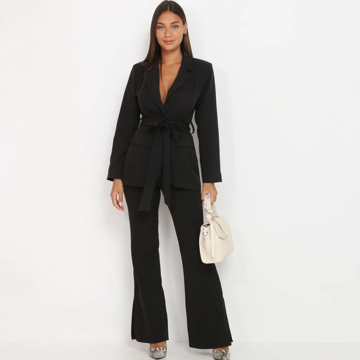 Discount La Modeuse Veste blazer à nouer Noir